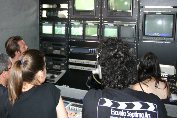 Realización de Retransmisión Deportiva con Unidad Móvil de Televisión y Tecnologia Multicámara