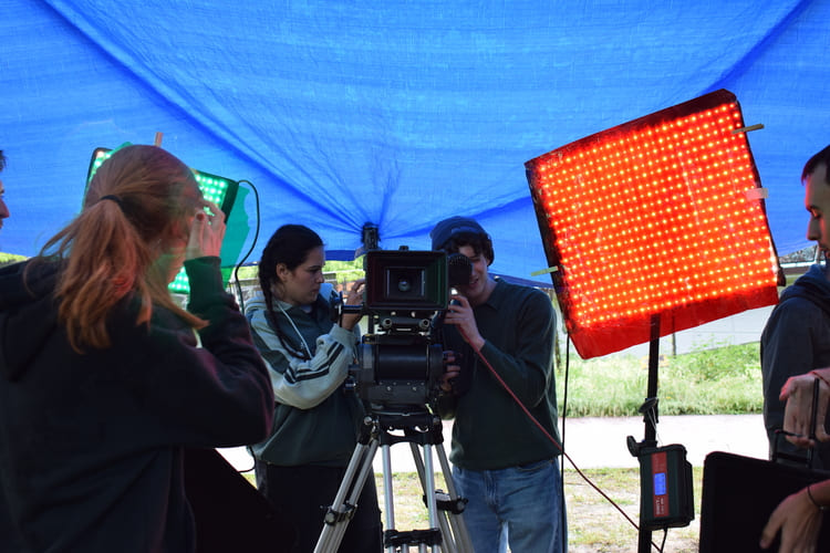 Estudiar comunicación Audiovisual Práctica y Profesional